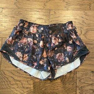 Lululemon hotty hot shorts 2.5” inseam